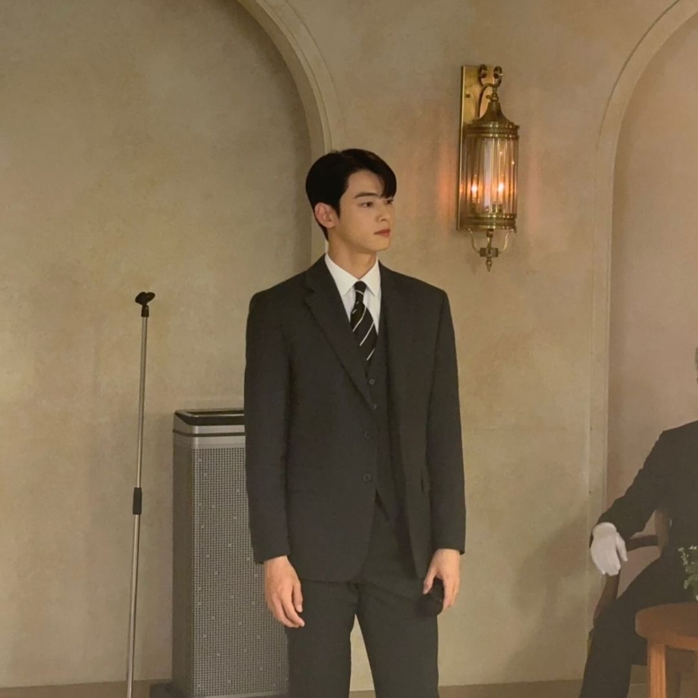 車銀優是韓國男團ASTRO成員，他憑超高顏值成為各大品牌寵兒