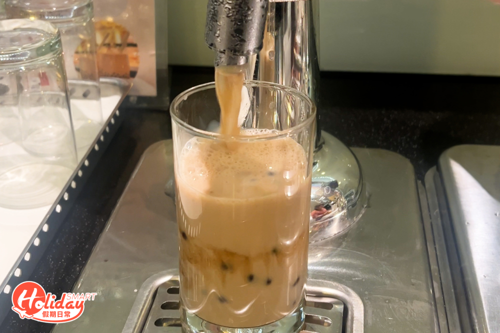 甚至連珍珠奶茶可以瘋狂任斟，非常邪惡。