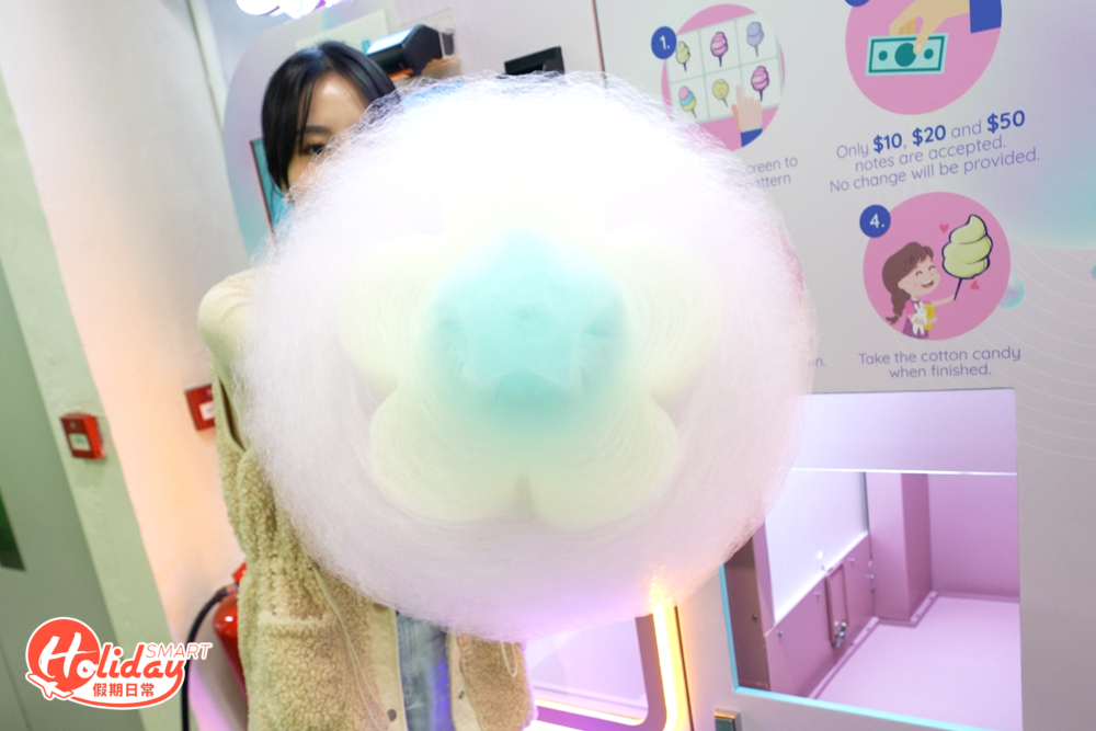 記者選擇了花朵圖案的棉花糖。