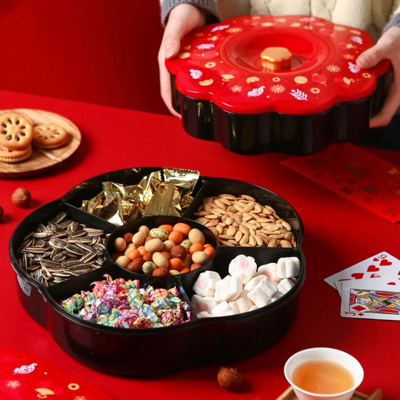 「全盒」原本叫「攢盒」，因為「攢」及「全」讀音相同，才慢慢演變成統稱「全盒」～