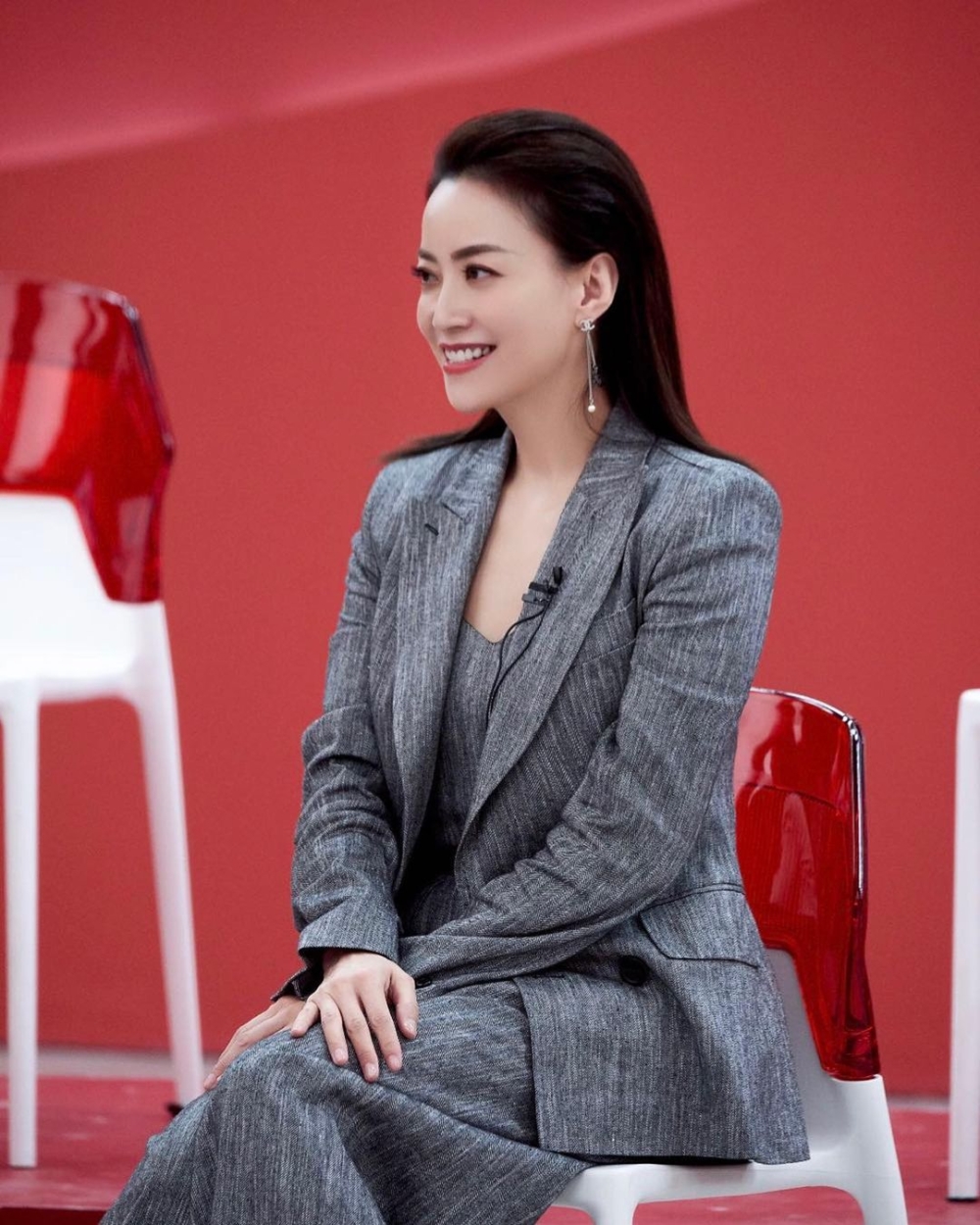 現年51歲嘅Mani霍汶希獲封「金牌經理人」