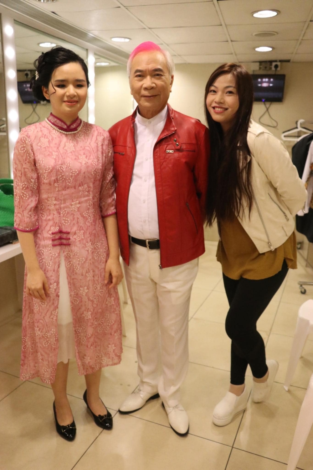 基哥指每個人都有過去，他本人也有「黑材料」，只是沒有人找出來。基哥大方表示「過去嘅由得佢過去。」