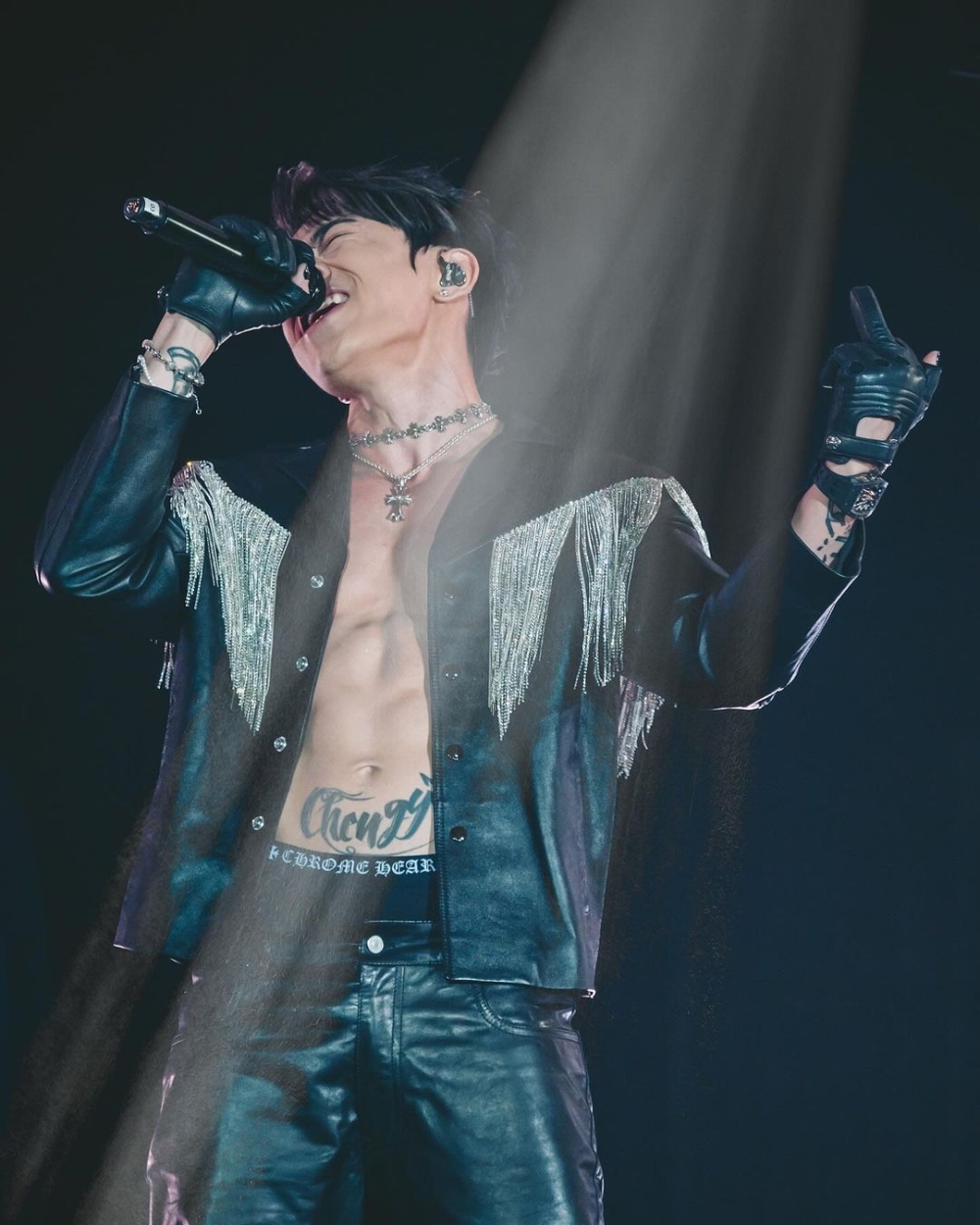 除咗身材之外，Tyson Yoshi向來敢言