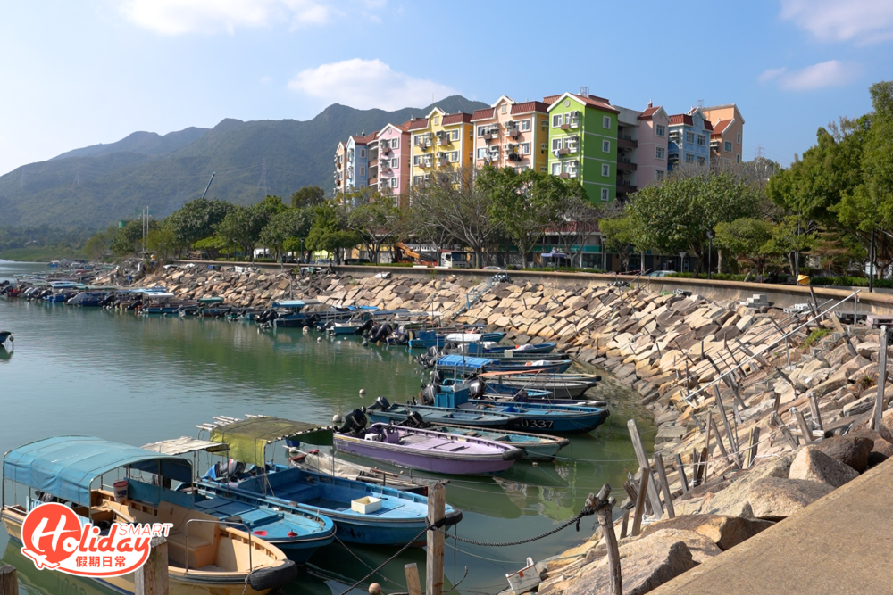 由2023年12月1日起，香港居民及遊客可透過警方網上系統申請沙頭角旅遊禁區證，每日最多1,000名遊客。