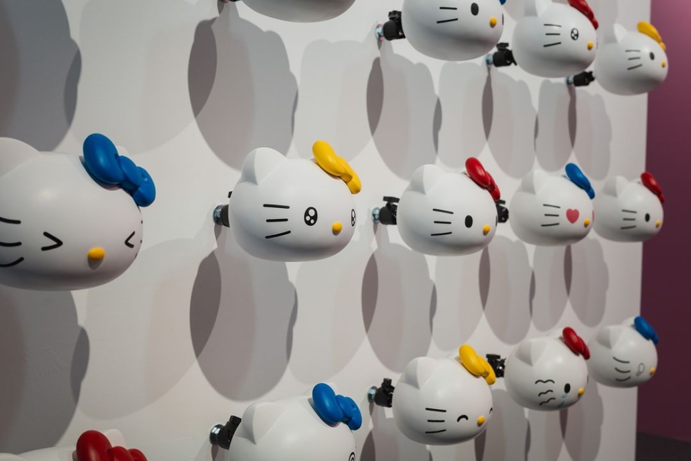 充滿各種趣怪表情的Hello Kitty頭雕裝置～