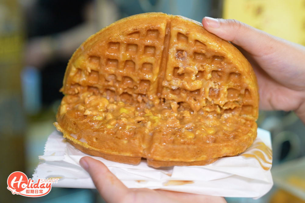 格仔餅醬料加入了花生粒，多了脆脆的口感。