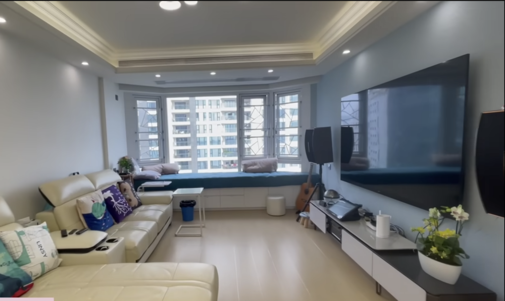 夫妻在準備簽署買賣合約時，卻碰上疫情爆發封關