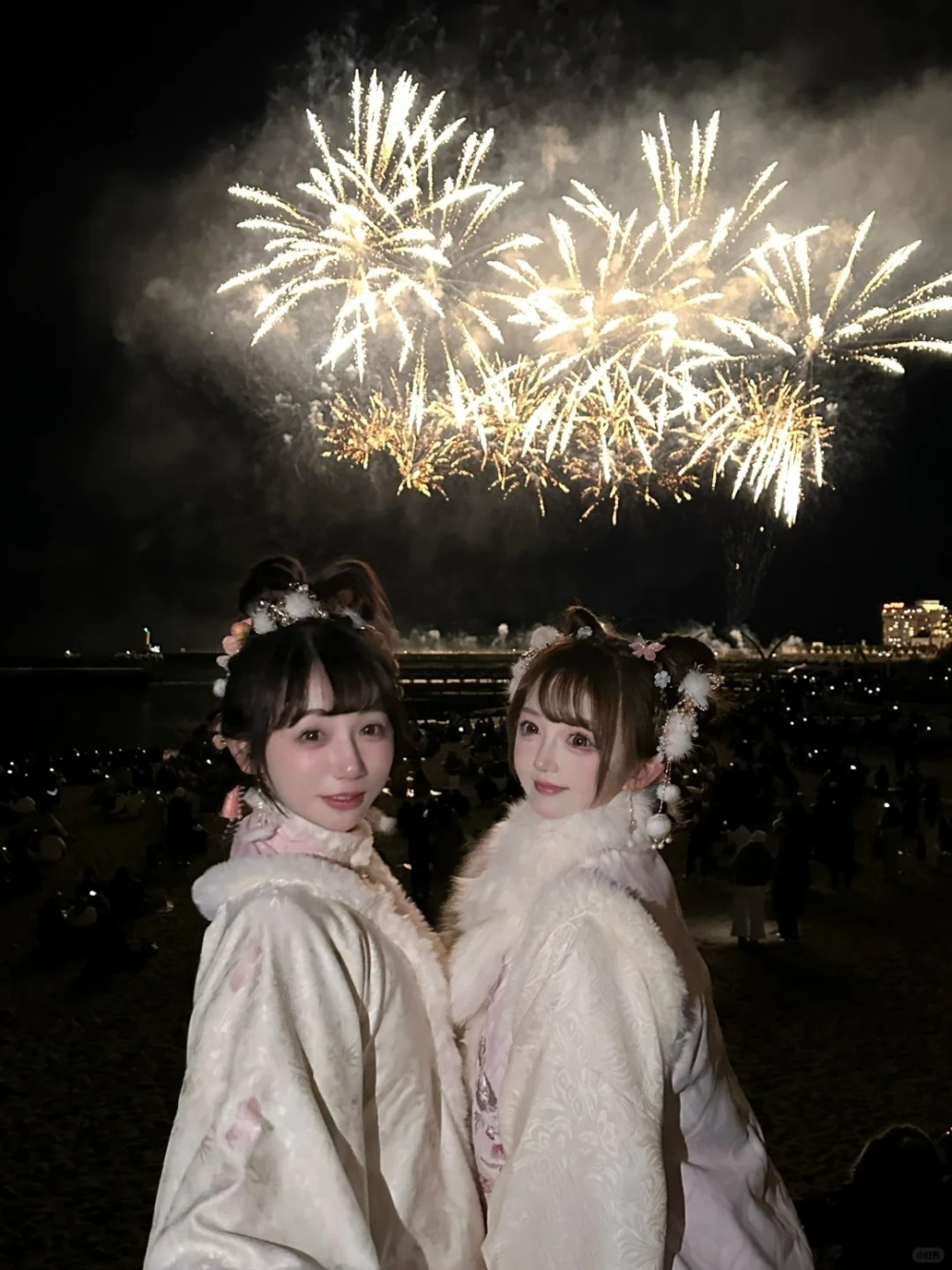 網紅日前與朋友同遊日本期間有換上漢服散步兼看花火大會