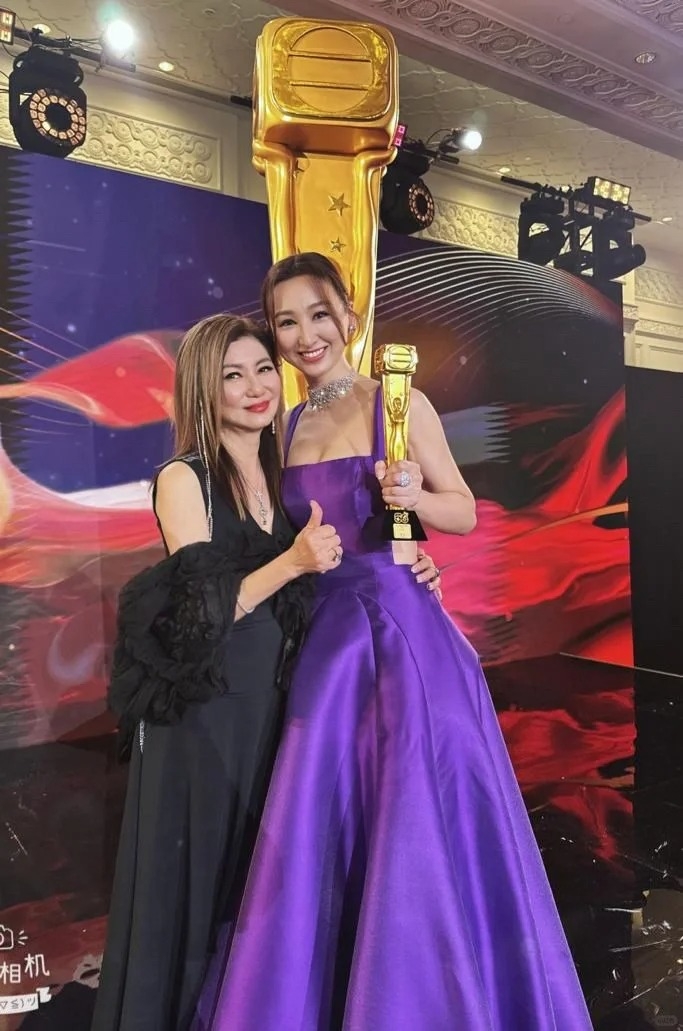 樂易玲跟上潮流開小紅書