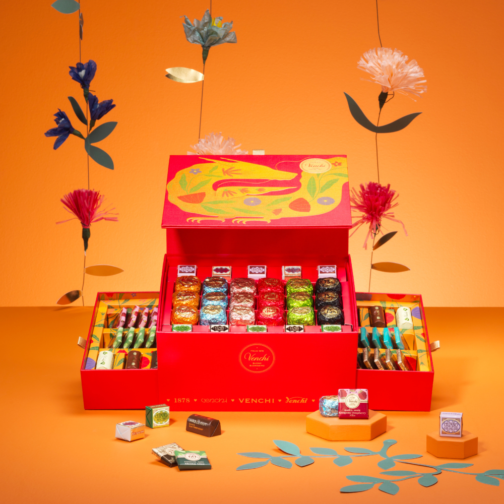 新春長方形雙層禮盒。