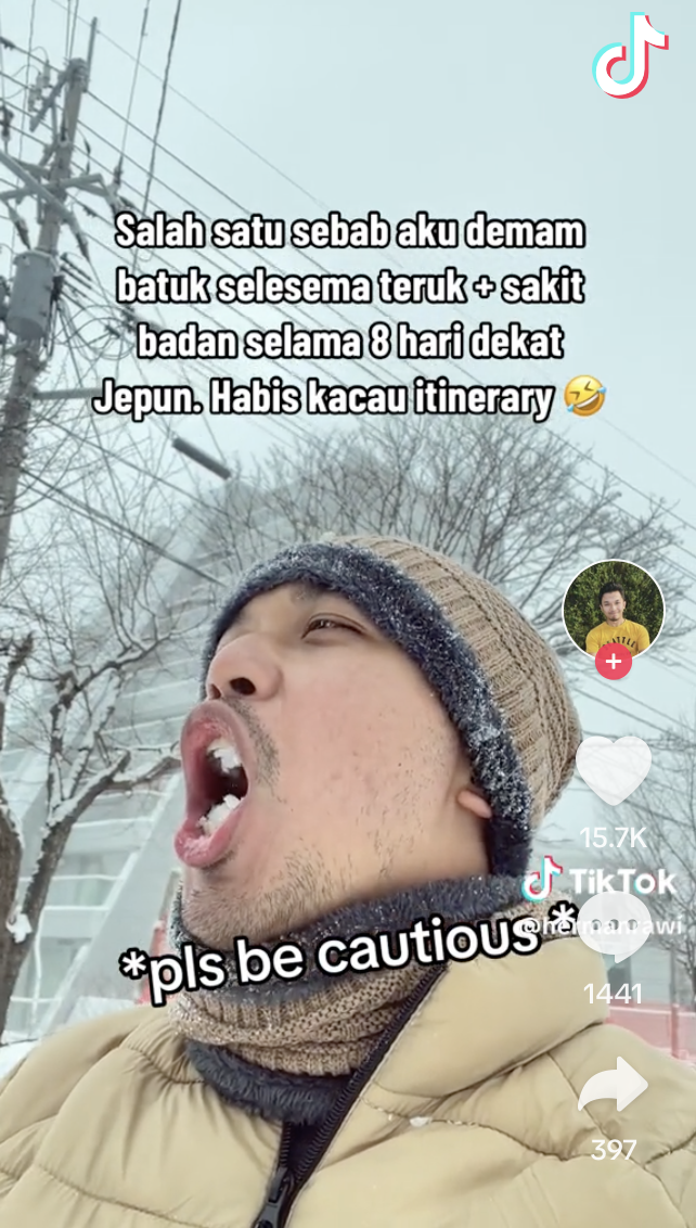 他吃雪十分興奮