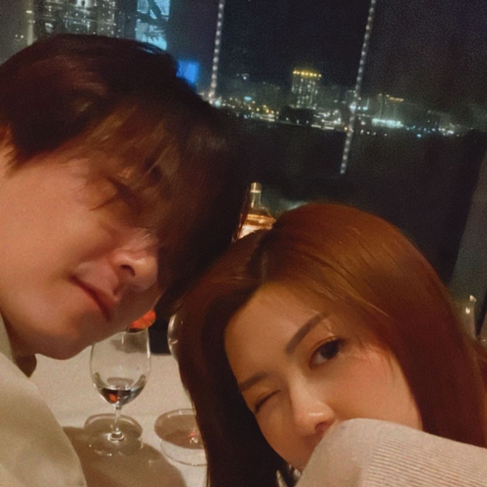 洪卓立同Hillary拍拖一年多,一直愛得高調