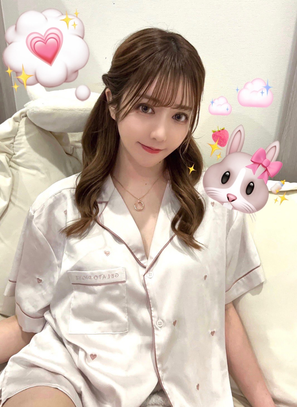 原來這位網紅是陪酒女,她與客人到食店用餐,她指老板態度惡劣