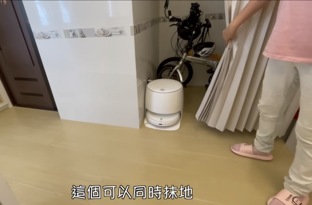 自動拖地吸塵機能夠同時做到吸塵以及抹地的效果