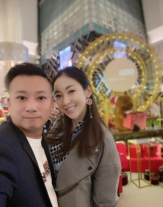 兩人疫情期間聚少離多,又對定居地方產生嚴重分歧,最終決定分道揚鑣。