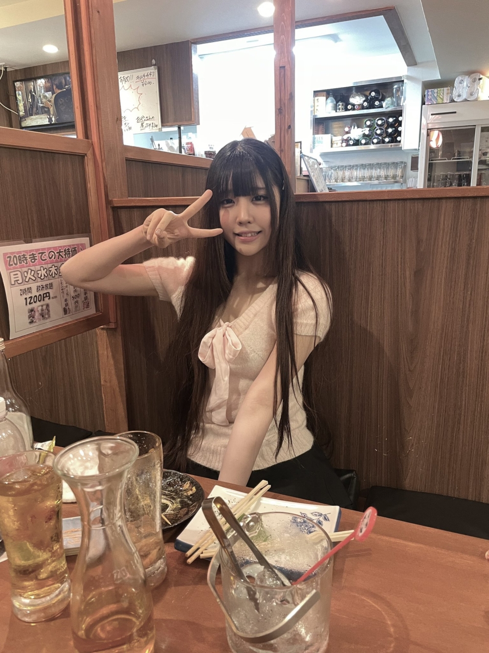 佢公開減咗肥之後著粉紅色衫嘅相片