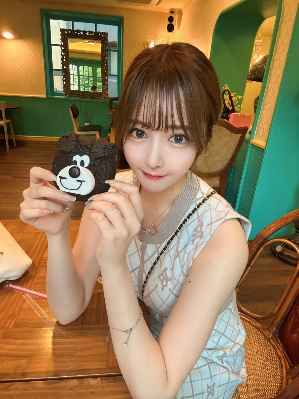 這位女網紅前往「南麻布 鮨よし田」享用晚餐,她聲稱在與壽司師傅互動時遭到無禮對待