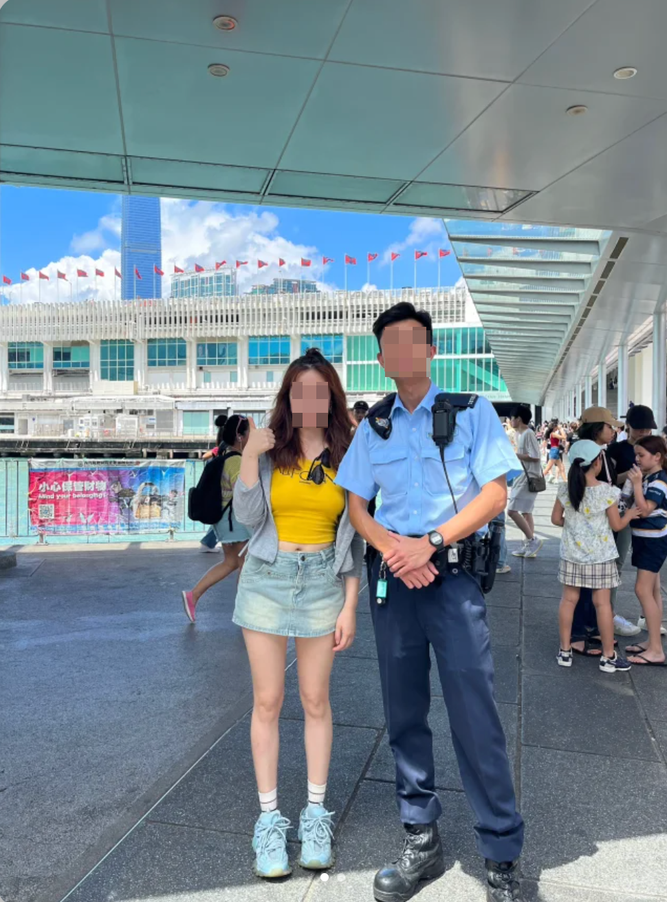 而除了在蘭桂芳外,亦有大批內地遊客在不同地方「野生捕獲」香港警察