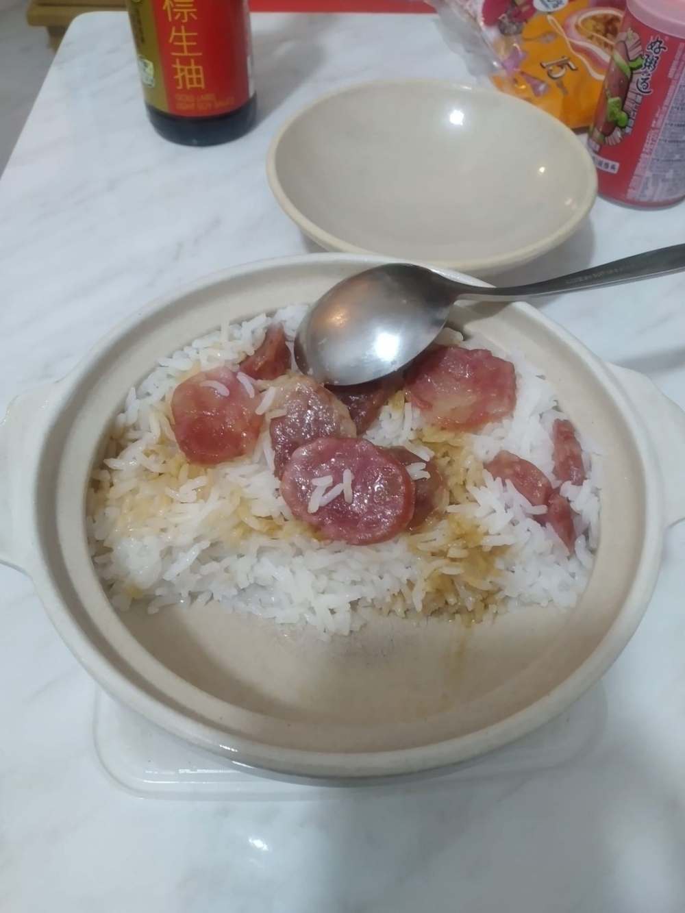 臘腸煲仔飯