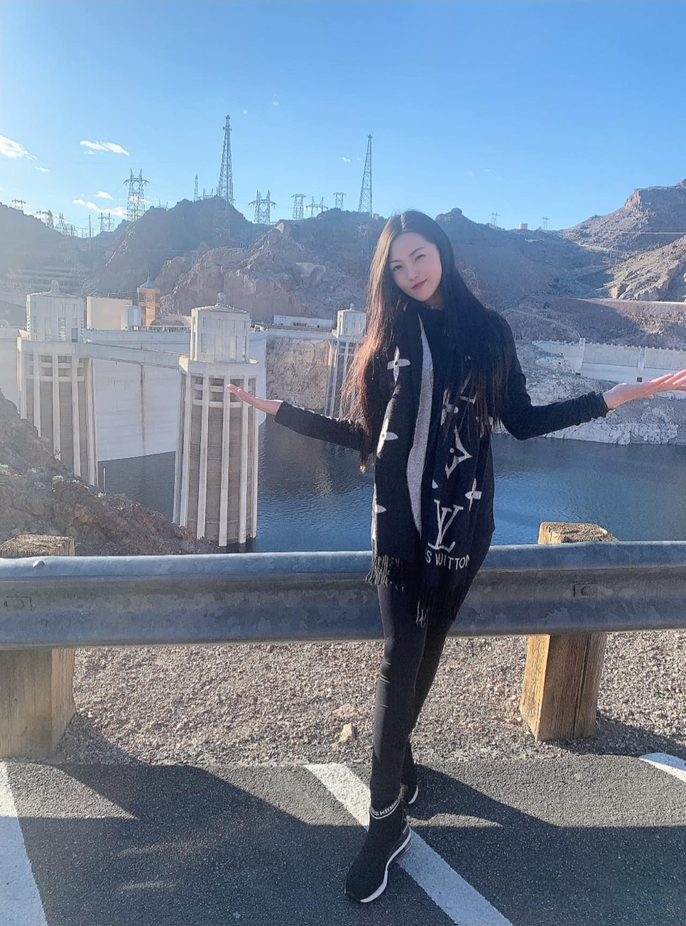 Chris被指2018年在美國與他人訂婚