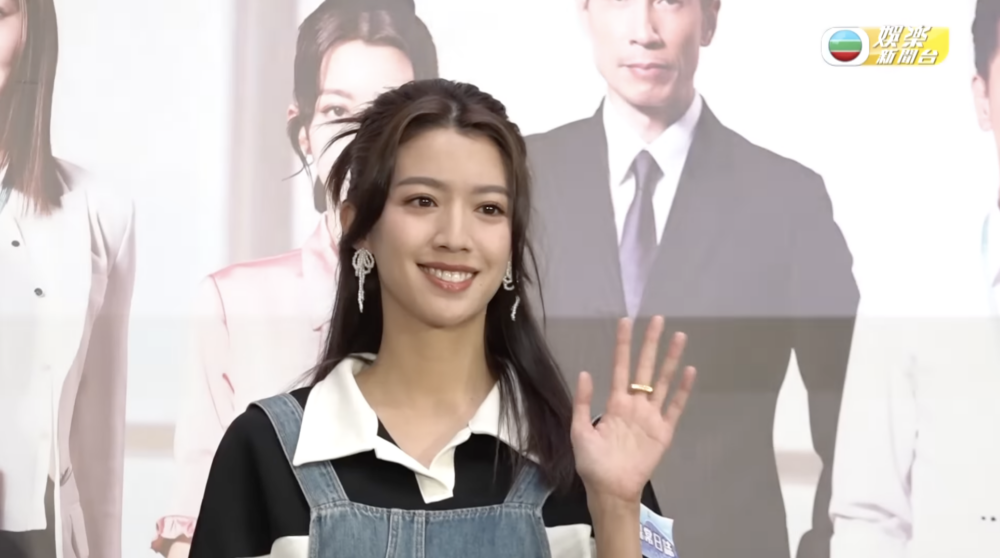 留言多過6千個讚好（現已超過1.5萬個讚好）蔡思貝大方回應說：「呢個世界多過6,000人嘅。」