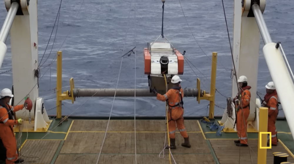 專家敦促澳洲、馬來西亞和美國的海洋探索公司發起新一輪的搜索。