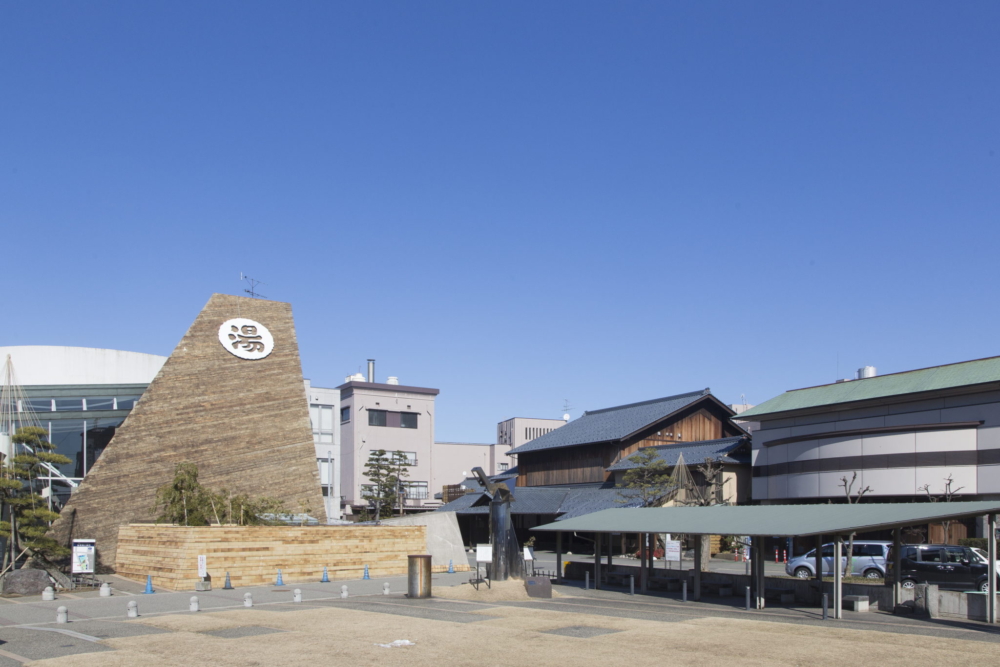 蘆原溫泉站以蘆原溫泉為概念打造～