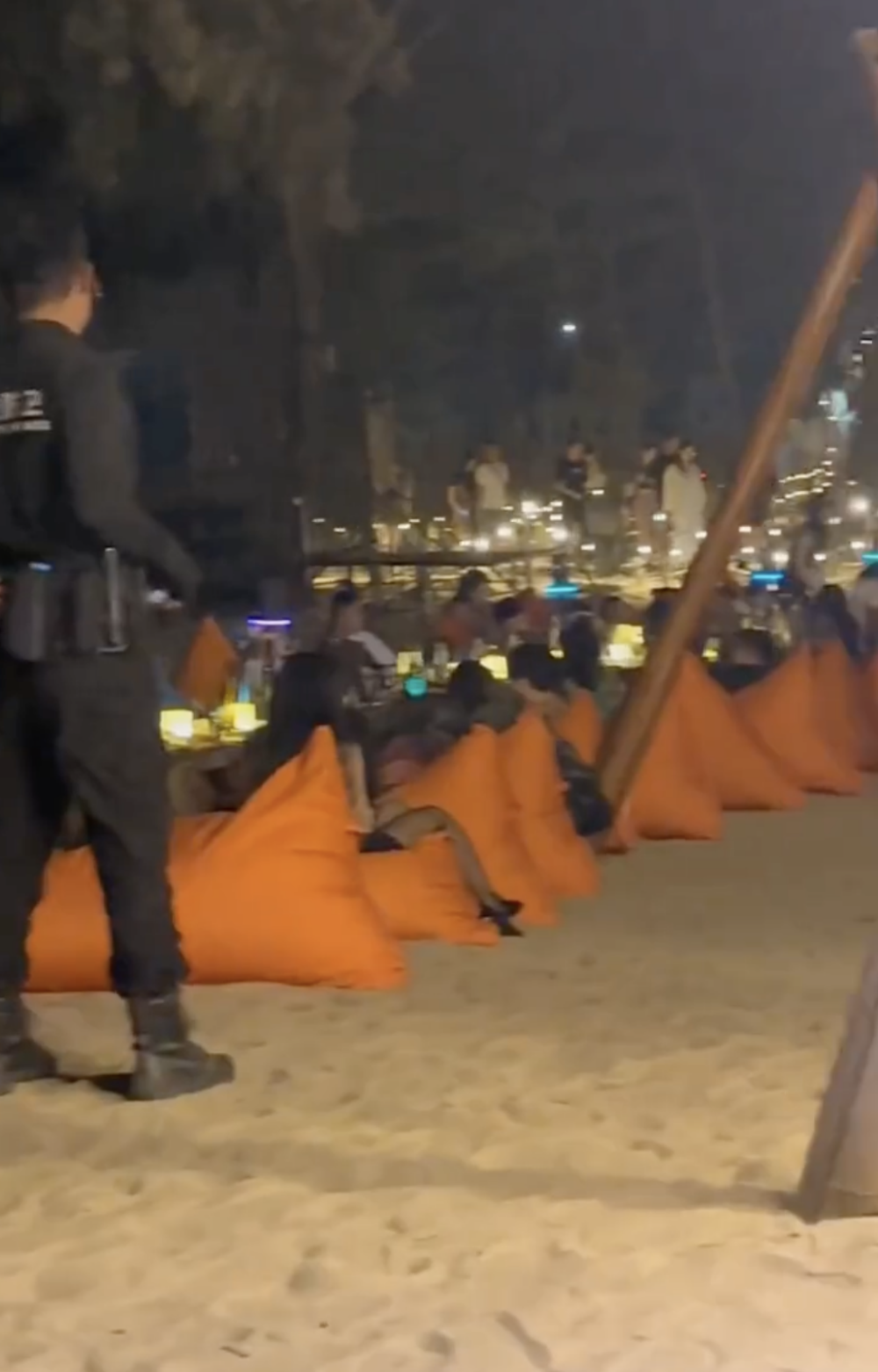 除了網紅，派對上還有非常多女生