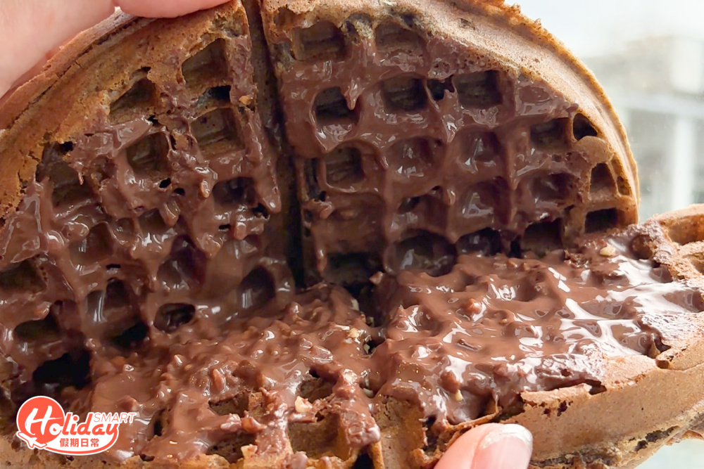 伯爵茶金莎醬味格仔餅茶味香濃，軟糯有口感，而且醬料超多。