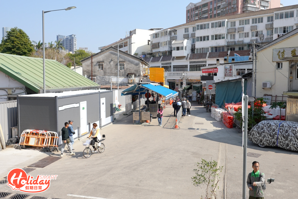 現在基於保安理由，多年來只有持特定禁區許可證，並在中英街有實際居住、生活和工作需要的人士才可以進出中英街。