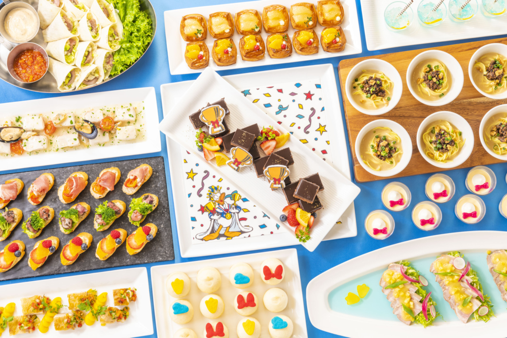 酒店自助餐更特別推出一系列唐老鴨主題的甜品！