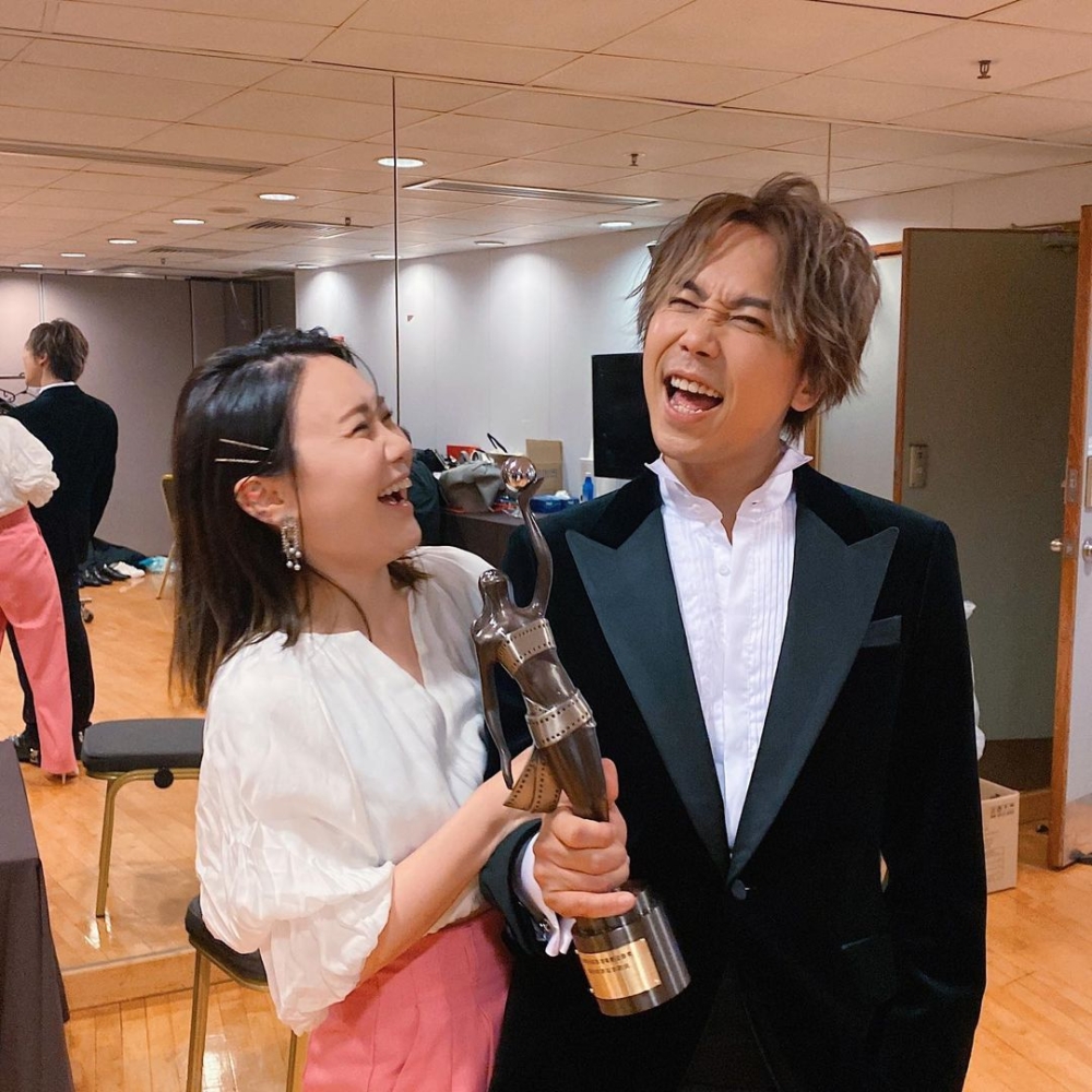 樂隊ToNick的主唱趙善恆（恆仔）發文疑暗示拍拖10年前女友譚杏藍（小花）偷食