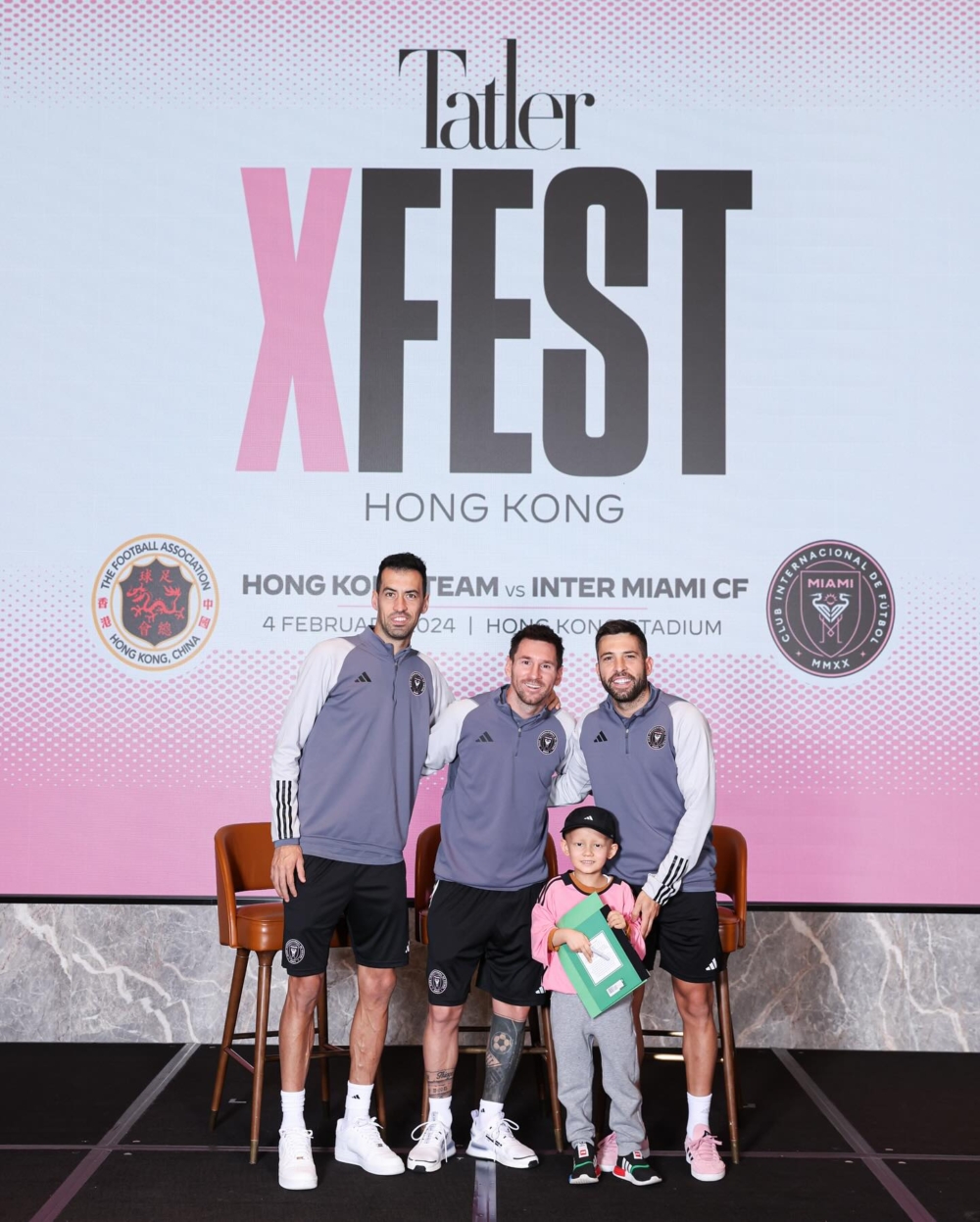 美斯來港後未有出席公開活動，不過原來佢同隊友有與香港嘅患癌病童見面