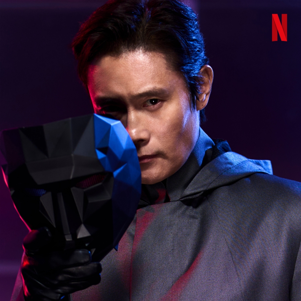 李秉憲飾演遊戲負責人/「黃仁昊」。