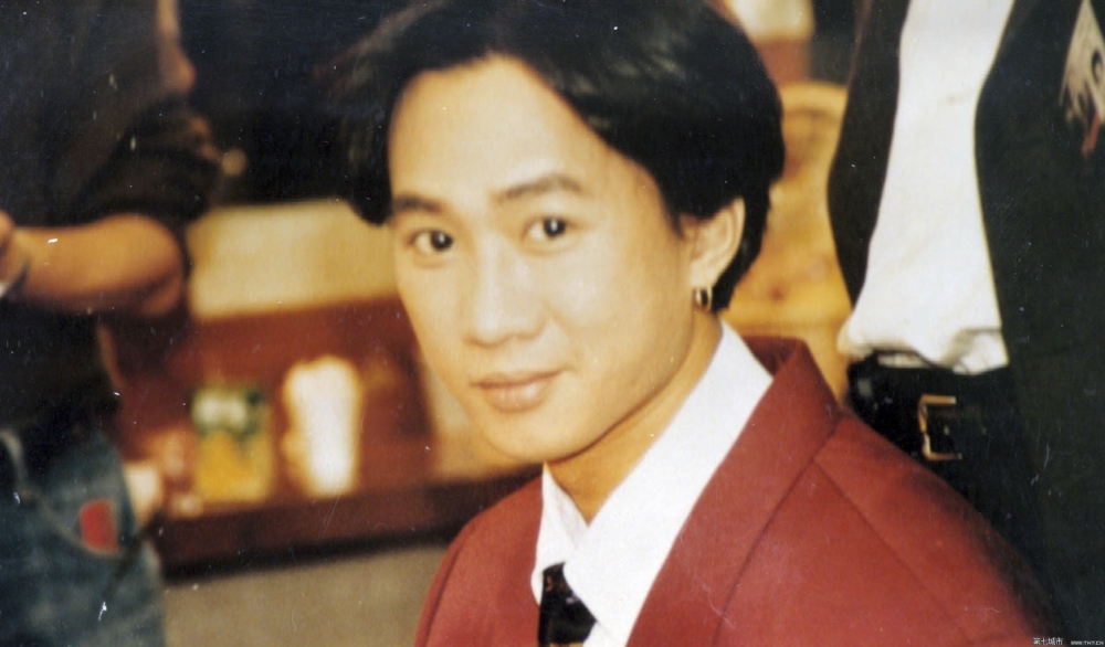 不過怎麼也想不到該名網紅要介紹的新景點居然是Beyond樂隊主音黃家駒的墓地