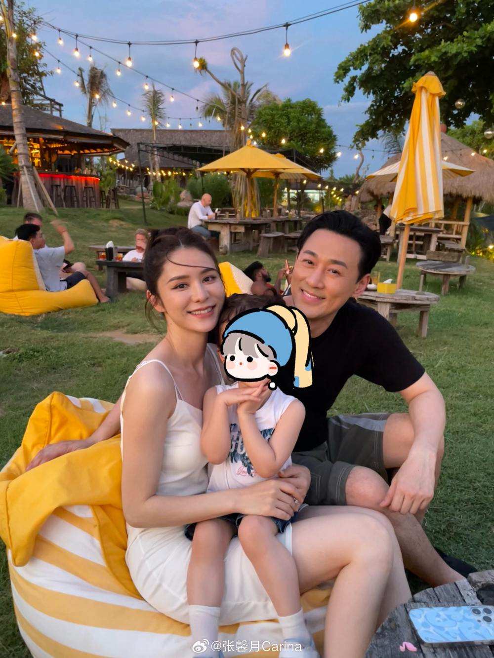 現年44歲的林峯與細他11年的老婆張馨月(Carina) 結婚4年多並育有一女