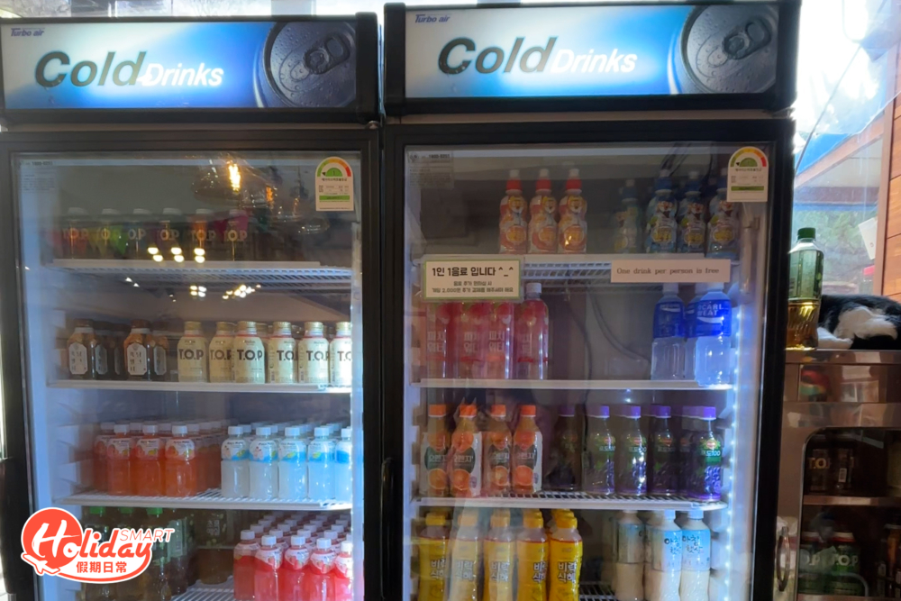 入場包一瓶飲料。