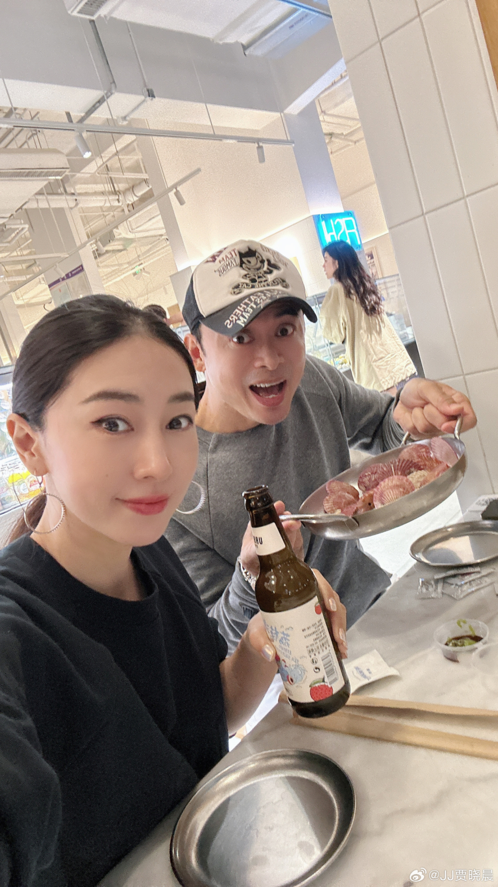 賈曉晨近日接受媒體訪問,大嘆原來樊少皇在結婚後第2日便向自己坦白,曾多次借錢予好兄弟
