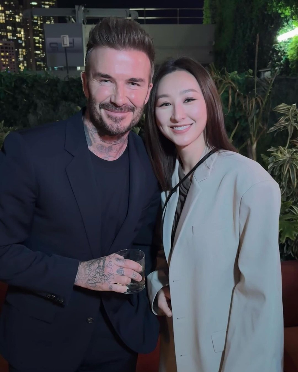 高Ling仲有同碧咸影相