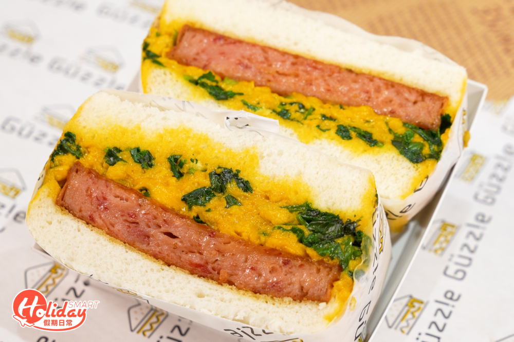 招牌​​爆茜餐肉蛋治，高峰時日賣500份， 當中加入午餐肉勁厚身，而且先炸後煎的烹調方法令餐肉更香口。