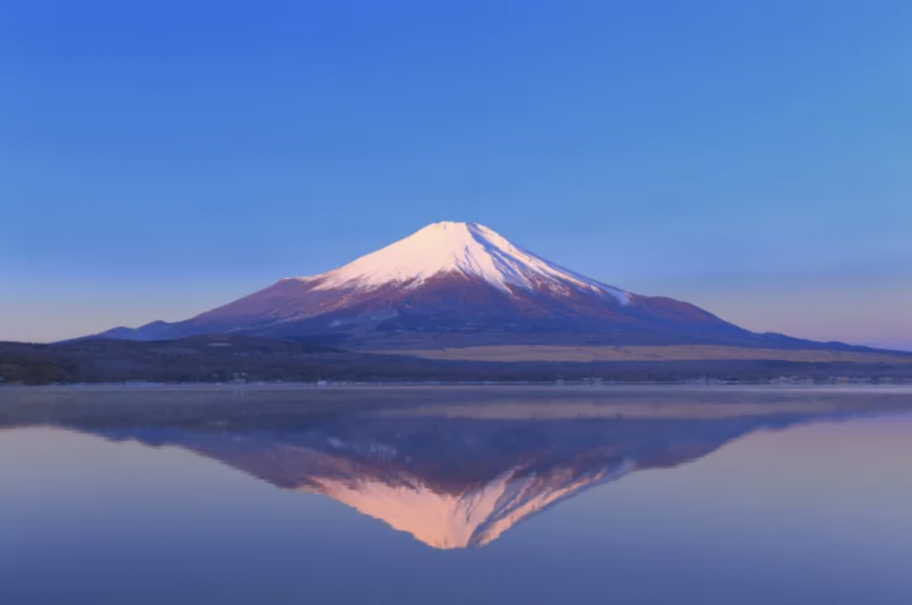 富士山每年夏天吸引大量登山愛好者
