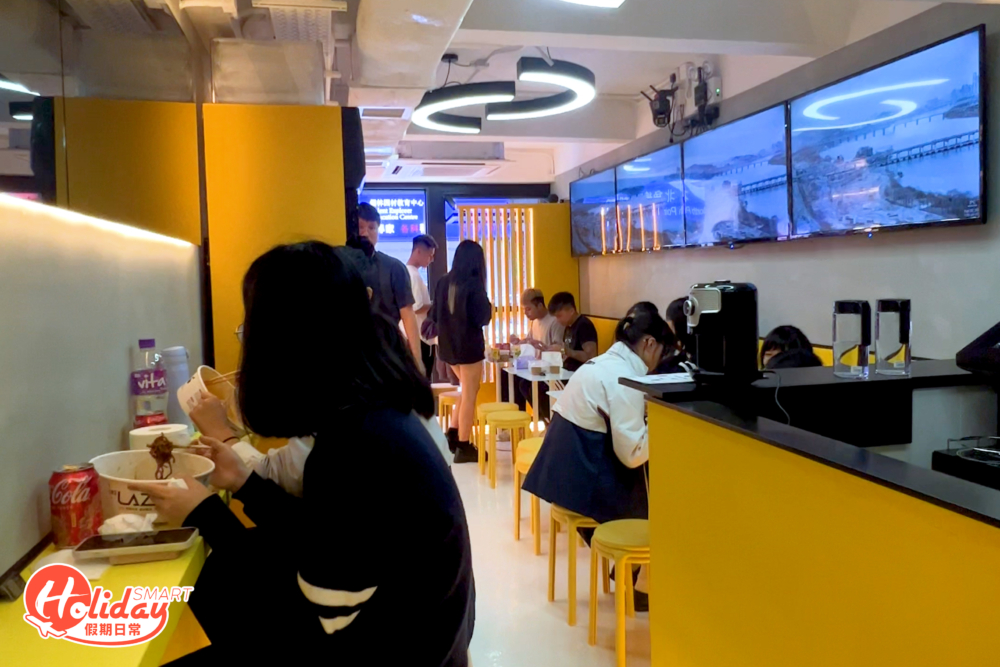 食店由早上11時營業至晚上9時。