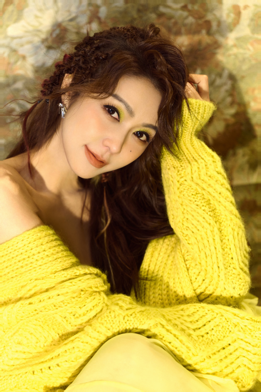薛凱琪(Fiona)日前在社交平台上傳了早前出席《央視網絡春晚》時一系列的造型照