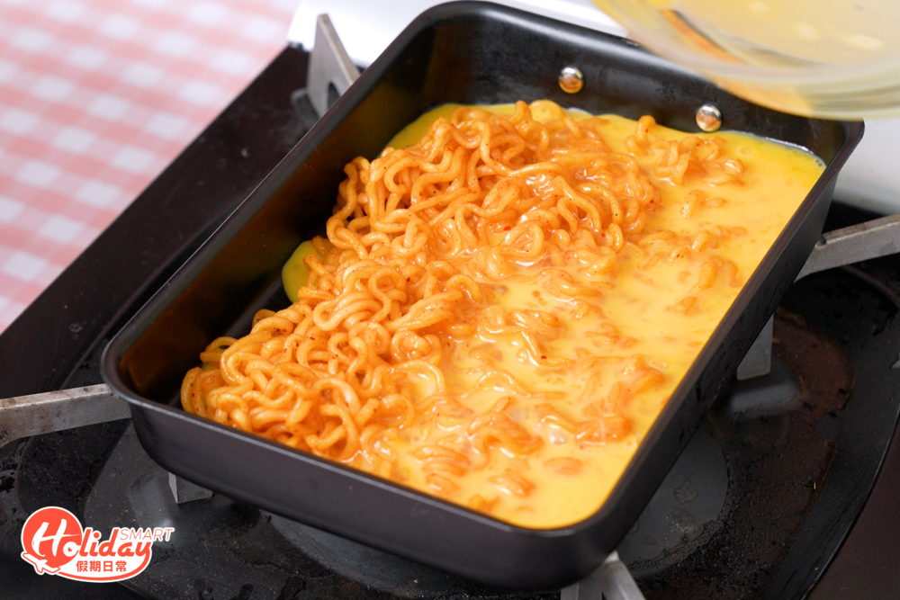 再倒入3隻蛋份量的蛋漿