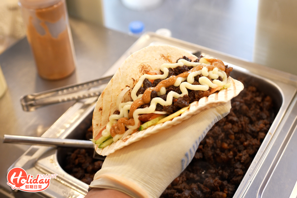 師傅出手非常大方,滿滿的肉粒和醬汁。