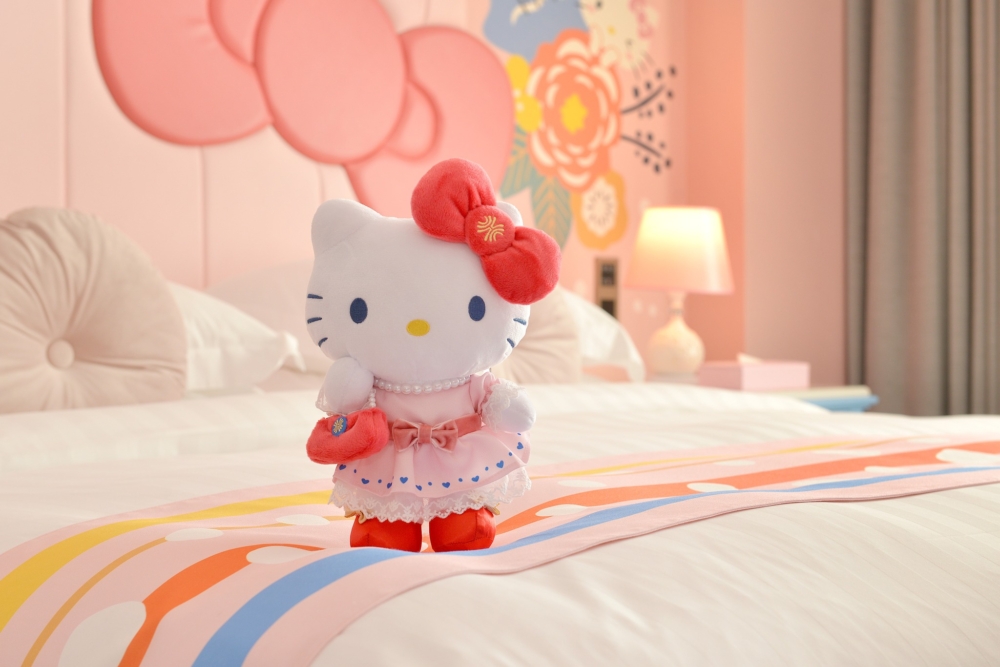 第七代Hello Kitty公仔,主打名媛風!