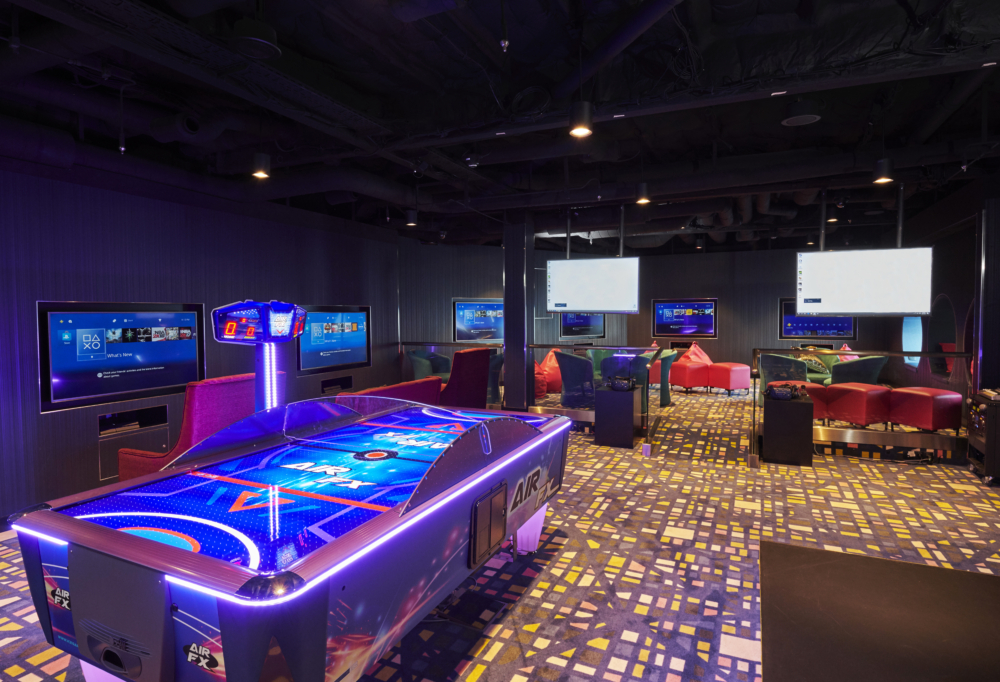 設有電子遊戲的動感地帶。