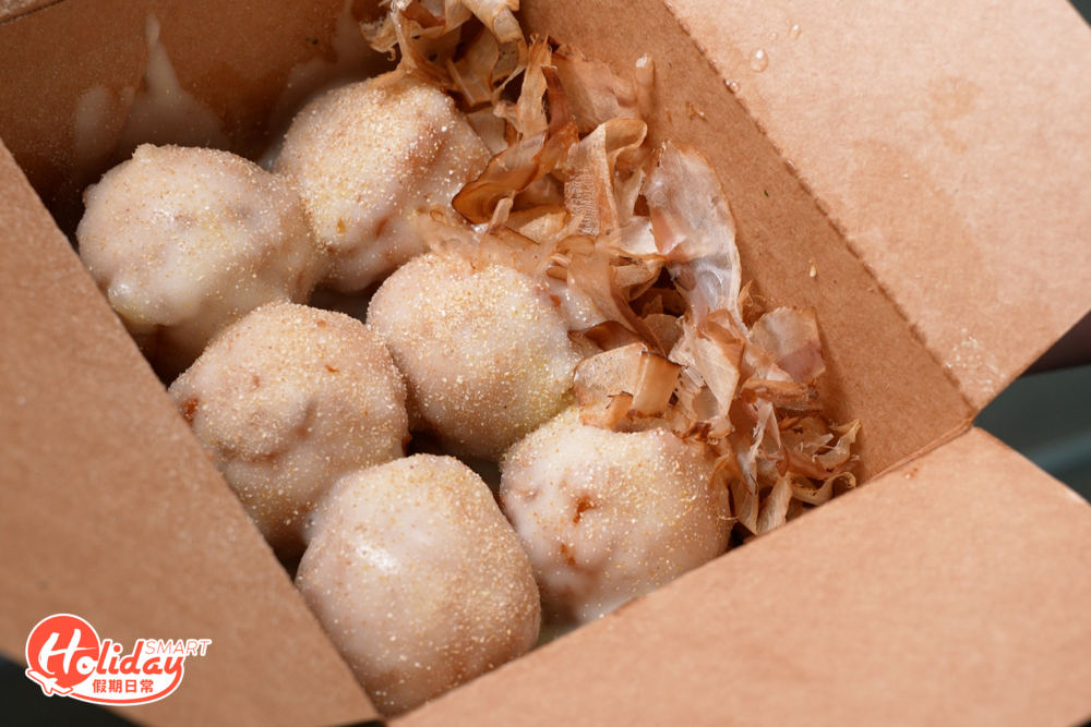 小店不定時推出期限限定，近期大熱有「檸檬檬章軍」，經過店家多日對檸檬醬的鑽研，檸檬章魚燒食落清新香甜，與外脆內軟的章魚燒互相配合，味道很有驚喜！