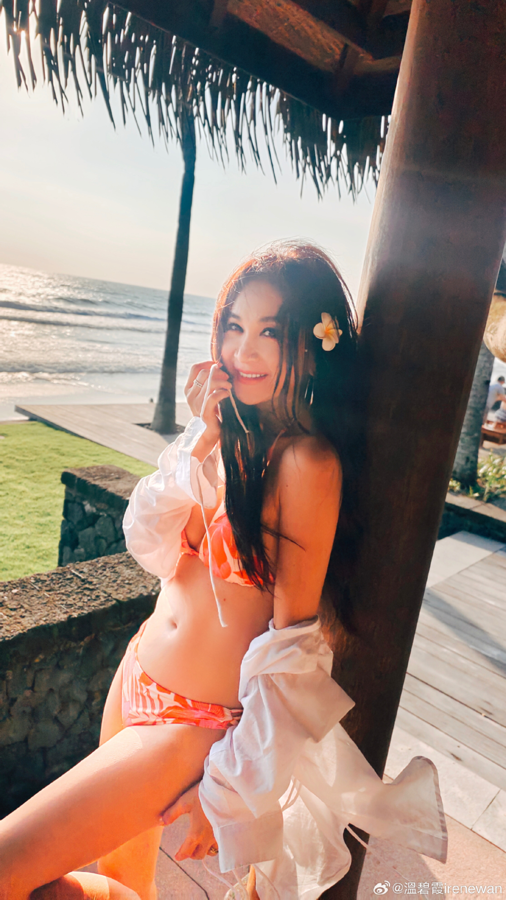 溫碧霞一向是圈中「美魔女」的代表，她平日也經常在社交網站分享生活照