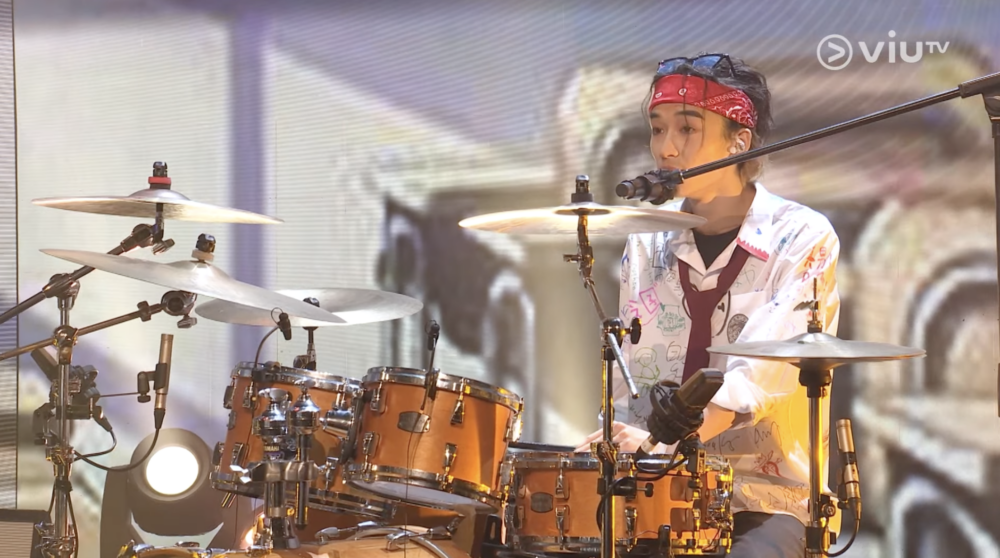 Nathan參加《全民造星V》後因為外型和身世,曾獲網民同情